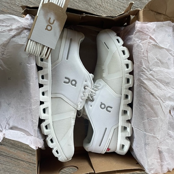 On Cloud Womens Shoes - Picture 3 of 4